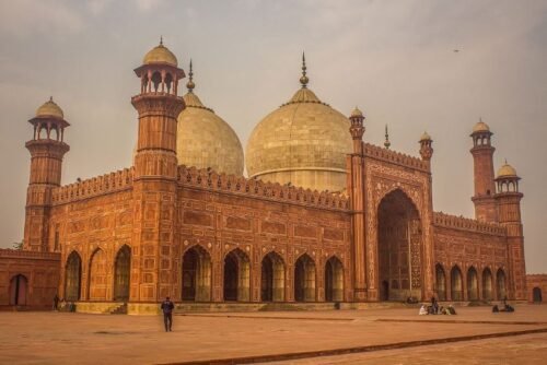 Feature-image-Badshahi-Mosque-in-Lahore-Pakistan