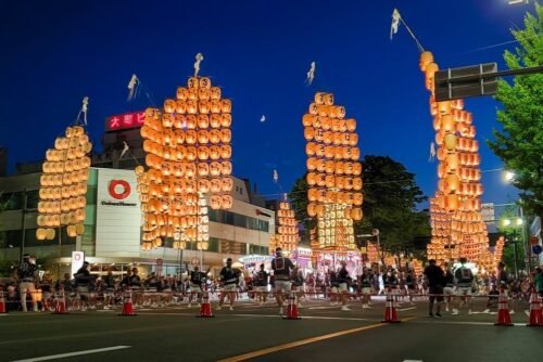 Akita-Kanto-Matsuri-in-Akita-Japan