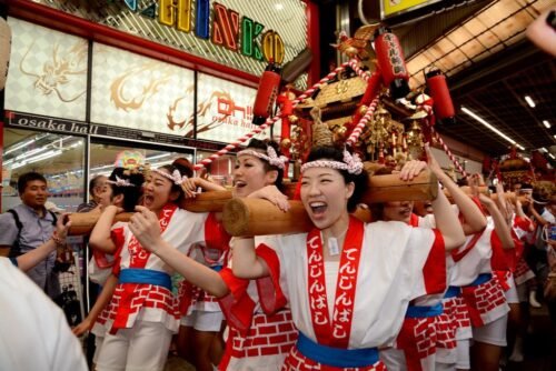 Tenjin-Matsuri-Festival-in-Osaka-Japan